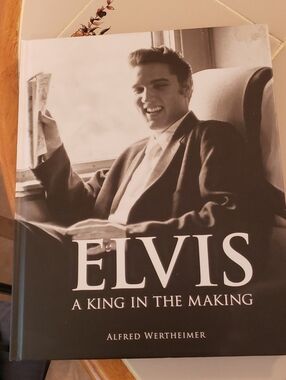 Elvis Presley Collectable Hard Back Cover 10x13 Photography Book ,